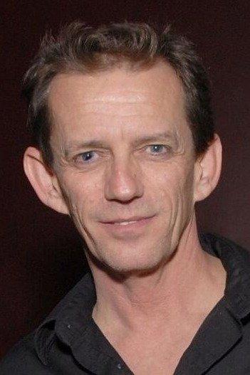 Ezra Buzzington Image