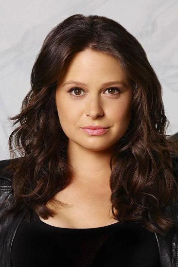 Katie Lowes Image