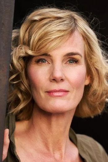 Chrissy Schulz Image