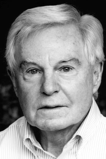 Derek Jacobi Image