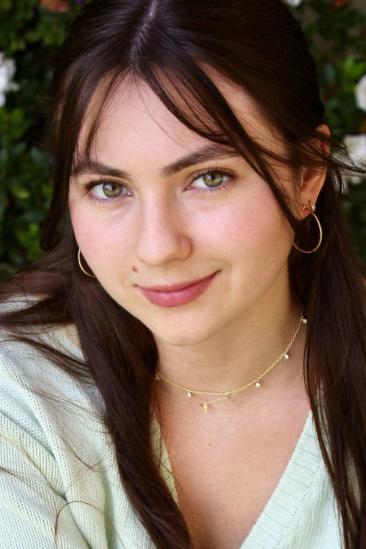 Rhiannon Leigh Wryn Image