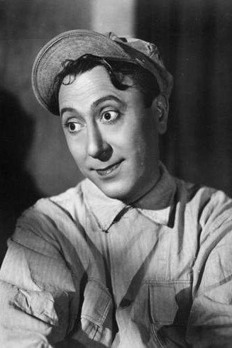 Erminio Macario Image