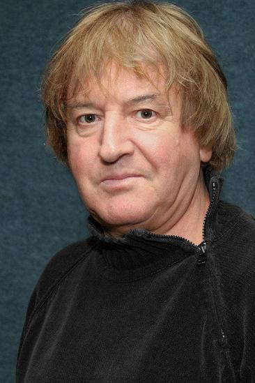 László Tahi Tóth Image