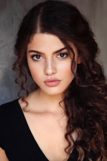 Mellany Barros Image