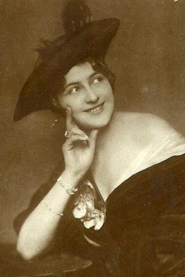 Mela Schwarz Image
