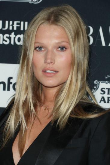 Toni Garrn Image