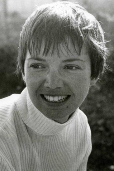 Elizabeth James Image