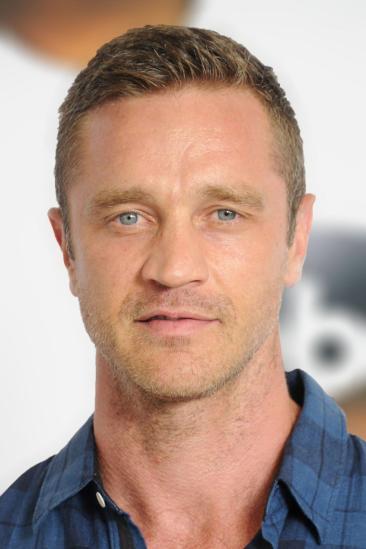 Devon Sawa Image