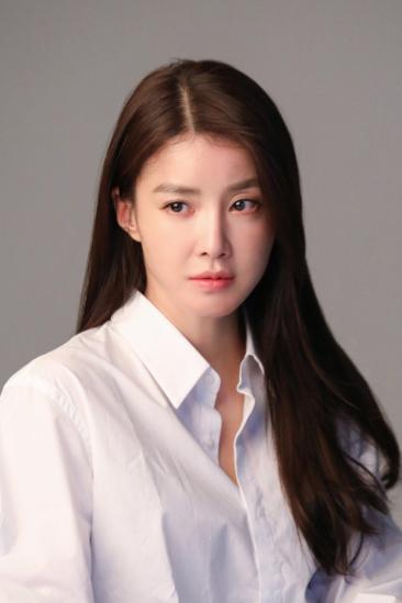 Lee Si-young Image
