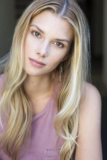 Emma Ishta Image