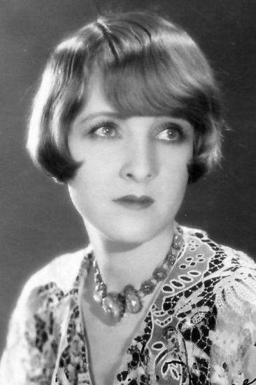 Claire Windsor Image