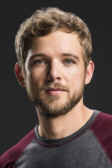 Max Thieriot Image