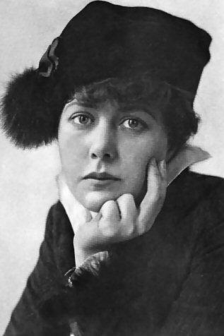 Lily Cahill Image