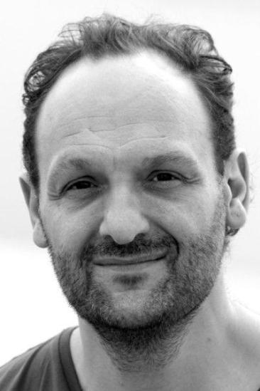 Daren Elliott Holmes Image