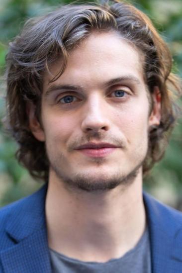 Daniel Sharman Image