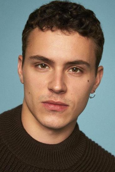 Arón Piper Image