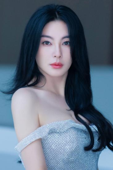 Zhang Yuqi Image