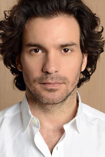 Santiago Cabrera Image