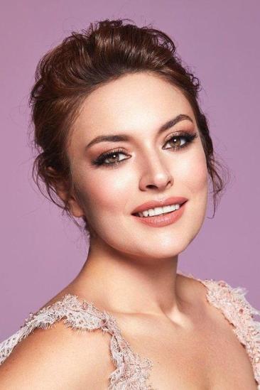 Mercan Ezgi Mola Image