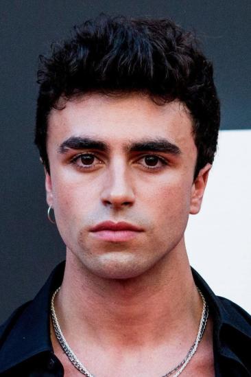 Itzan Escamilla Image